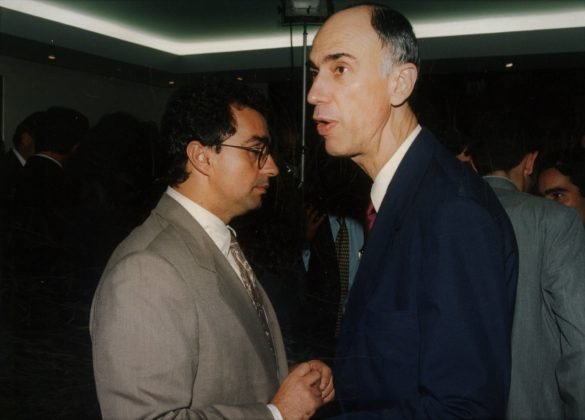 Marco Antônio de Oliveira Maciel foi um advogado, professor e político brasileiro. Foi deputado, governador de Pernambuco, senador e vice-presidente da República (de 1995 a 2002). 